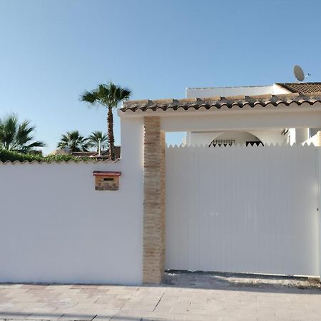 Acogedora Casa Con Piscina Villa Torrevieja Bagian luar foto